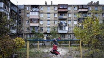 2840 life inside a kiev khrushchyovka soviet architectu 5d4182a897f846a8b3260678253c5911 18