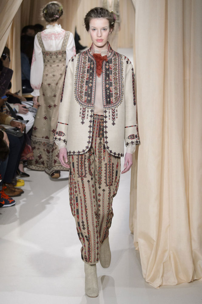 Valentino Spring 2015 Couture 1 MTI3NzE5OTEwMzY0MzIyMjcw