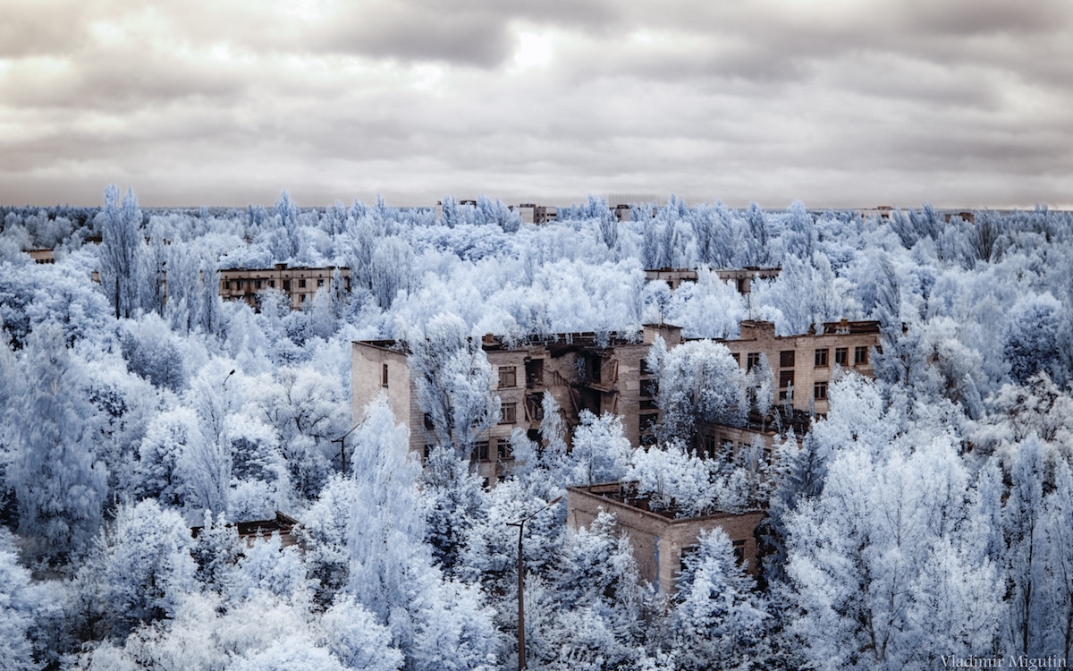 Winter in Chernobyl captured in infrared 4 vladimir migutin chernobyl infrared 04
