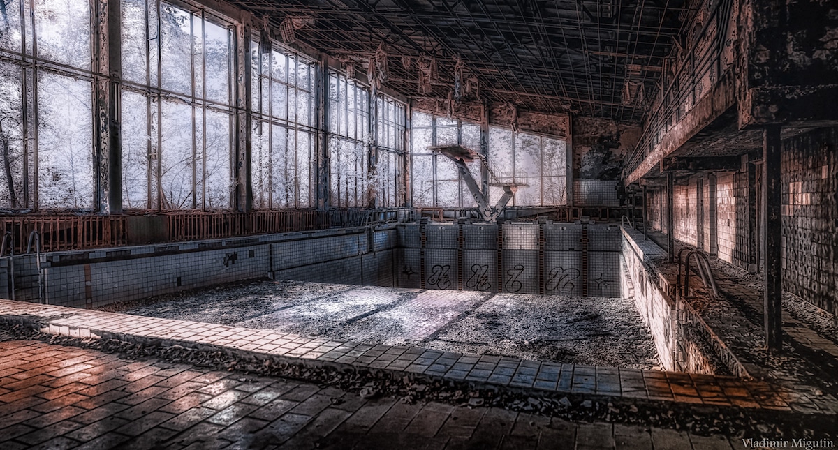 Winter in Chernobyl captured in infrared 5 vladimir migutin chernobyl infrared 05
