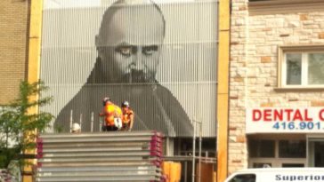 2019914poetryresizethencropframebgcolorFFFh630gravitycenterq70preserveratiotruew1200