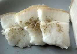 412 ukrainian raw pork fat puts bacon to shame salo with pepper closeup